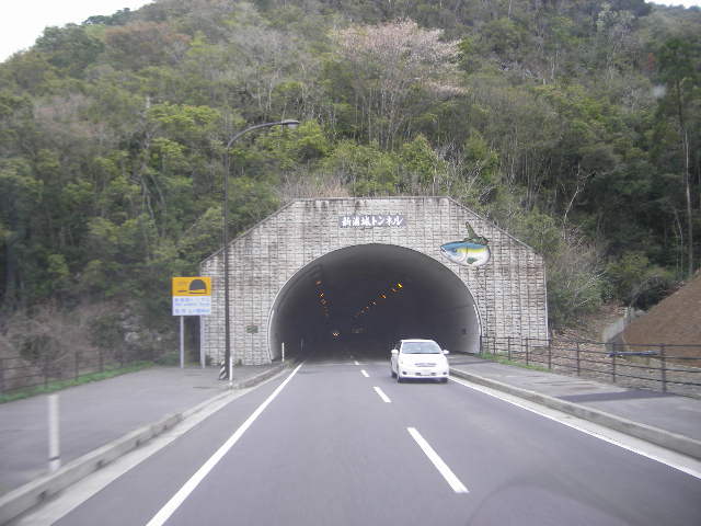 tunnels-to-kitaura-nobeoka-3.jpg
